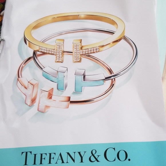 Meet your Posher, Cathy - Picture 2 of 2